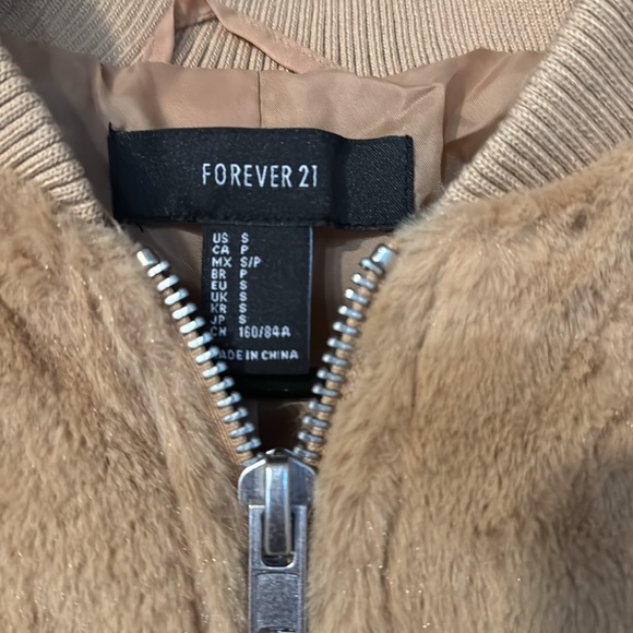 FOREVER 21 Faux Fur bomber jacket Lined Full Zip Pockets Size S - Picture 5 of 8